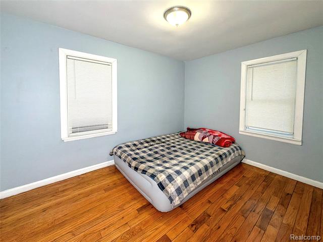 Builiding view six for 8553 Cloverlawn, Detroit, MI. 48204