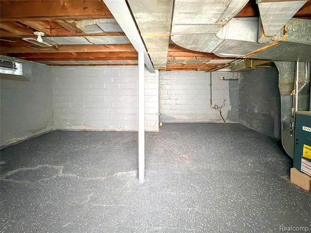 Builiding view ten for 8553 Cloverlawn, Detroit, MI. 48204