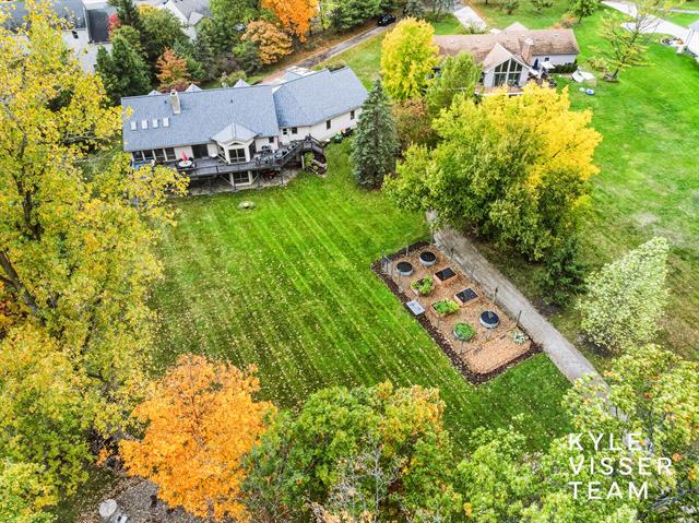 Builiding view fifty eight for 2420 Hylane, Grand Rapids, MI. 49505