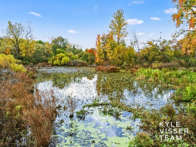 Builiding view fifty five for 2420 Hylane, Grand Rapids, MI. 49505