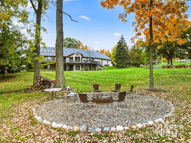 Builiding view fifty one for 2420 Hylane, Grand Rapids, MI. 49505