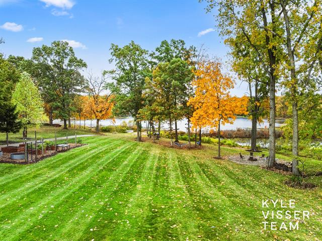 Builiding view forty eight for 2420 Hylane, Grand Rapids, MI. 49505