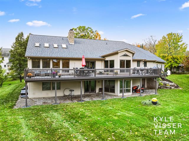 Builiding view forty four for 2420 Hylane, Grand Rapids, MI. 49505