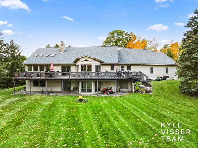 Builiding view forty three for 2420 Hylane, Grand Rapids, MI. 49505