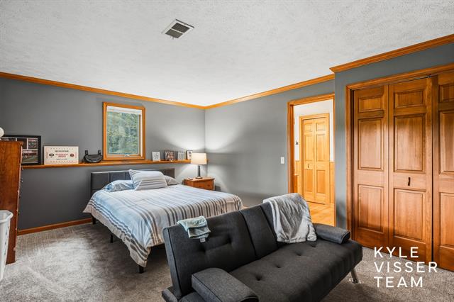 Builiding view thirty five for 2420 Hylane, Grand Rapids, MI. 49505