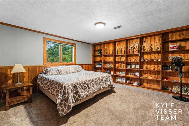 Builiding view thirty seven for 2420 Hylane, Grand Rapids, MI. 49505