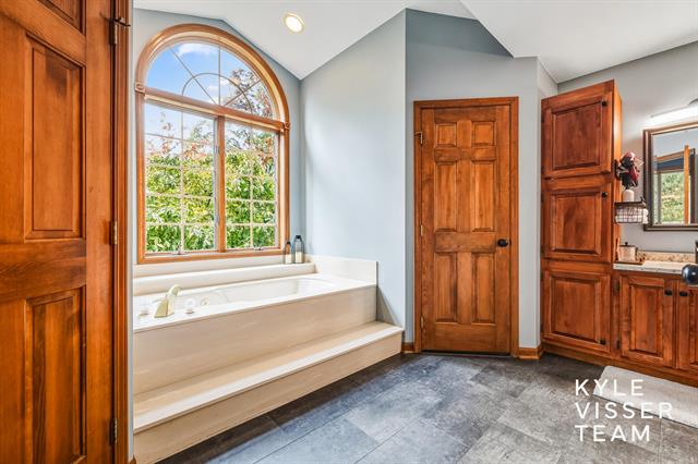 Builiding view twenty five for 2420 Hylane, Grand Rapids, MI. 49505