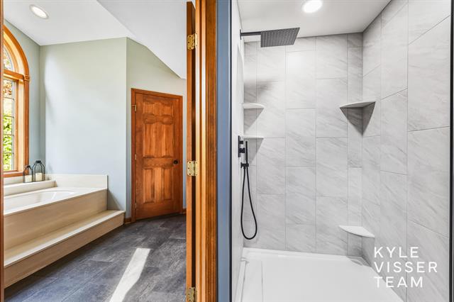 Builiding view twenty six for 2420 Hylane, Grand Rapids, MI. 49505