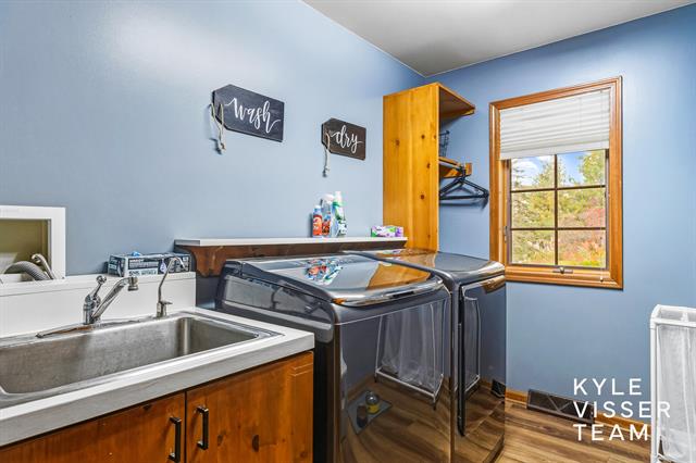 Builiding view twenty for 2420 Hylane, Grand Rapids, MI. 49505