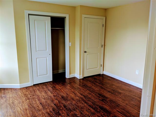 Builiding view five for 89 Edsel Ford Fwy, Detroit, MI. 48202