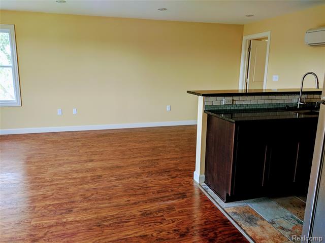 Builiding view four for 89 Edsel Ford Fwy, Detroit, MI. 48202