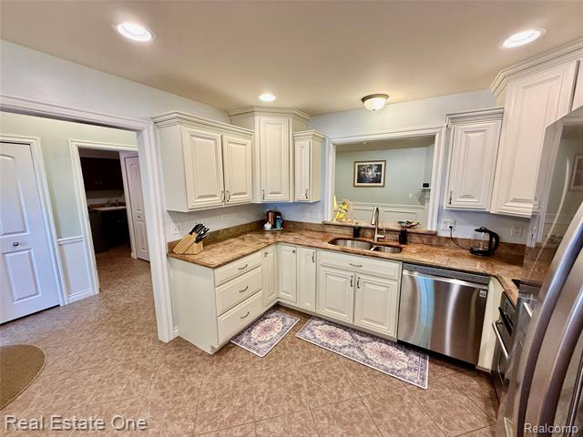 Builiding view six for 51063 Paxton, New Baltimore, MI. 48051