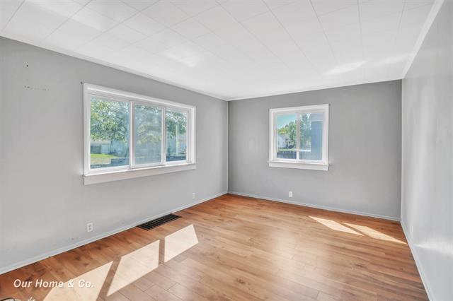 Builiding view nine for 713 Woodbridge, Saginaw, MI. 48602