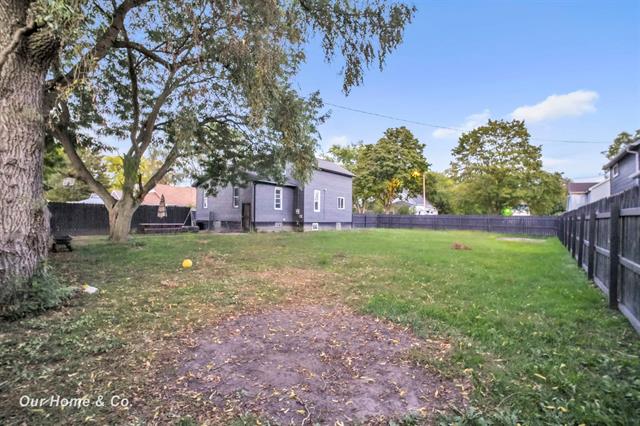 Builiding view seven for 713 Woodbridge, Saginaw, MI. 48602