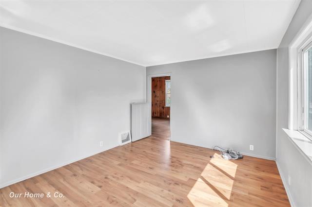 Builiding view thirteen for 713 Woodbridge, Saginaw, MI. 48602