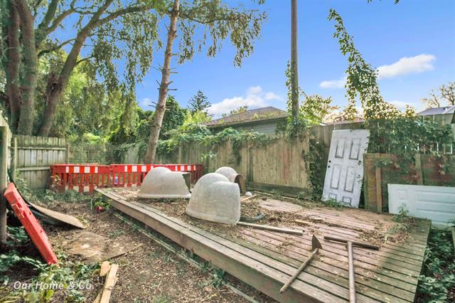 Builiding view thirty three for 713 Woodbridge, Saginaw, MI. 48602