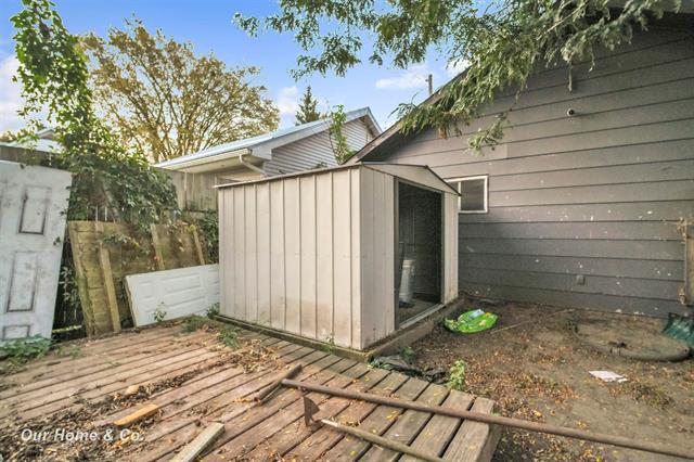 Builiding view thirty two for 713 Woodbridge, Saginaw, MI. 48602