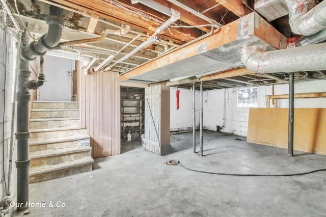 Builiding view twenty five for 713 Woodbridge, Saginaw, MI. 48602