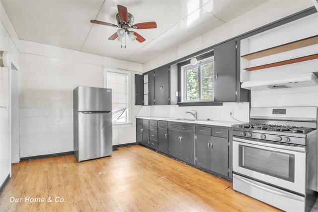 Builiding view twenty one for 713 Woodbridge, Saginaw, MI. 48602