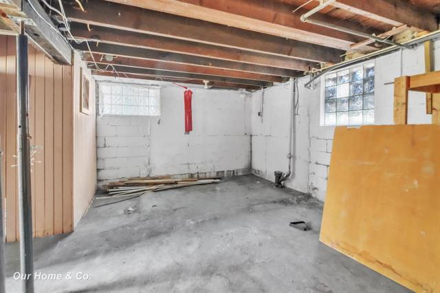 Builiding view twenty seven for 713 Woodbridge, Saginaw, MI. 48602