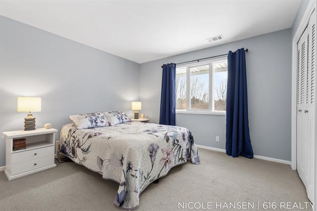 Builiding view ten for 2581 Ridgecroft, Grand Rapids, MI. 49546