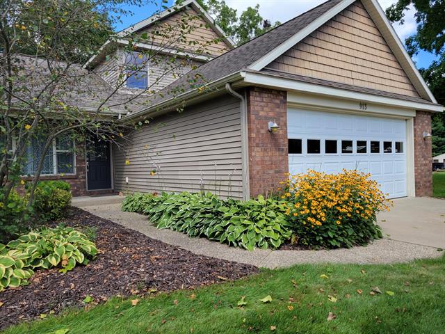 Builiding view one for 913 Clark, Lowell, MI. 49331