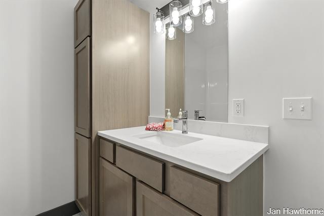 Builiding view fifteen for 403 Mill, Hastings, MI. 49058