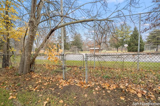 Builiding view thirty two for 403 Mill, Hastings, MI. 49058