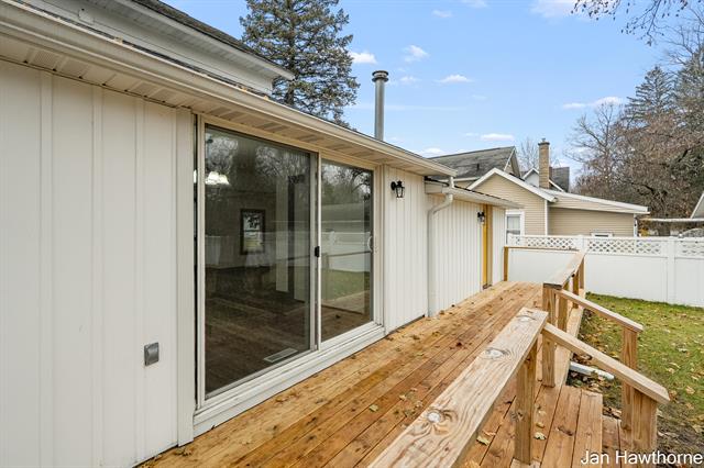 Builiding view twenty eight for 403 Mill, Hastings, MI. 49058