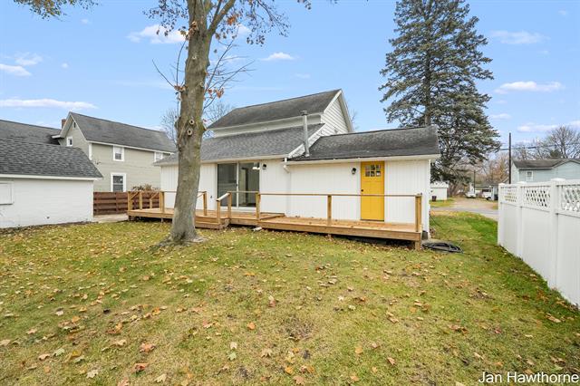 Builiding view twenty nine for 403 Mill, Hastings, MI. 49058