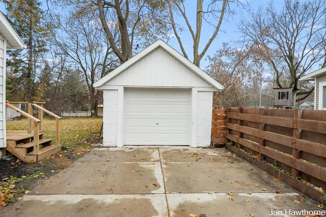 Builiding view twenty six for 403 Mill, Hastings, MI. 49058