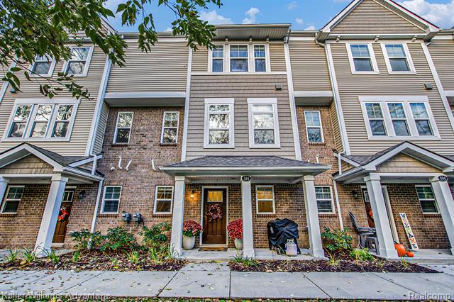 front view for 594 Anne Avenue, Brighton, Mi. 48116