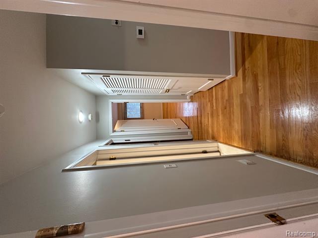 Builiding view nineteen for 25540 Woodvilla, Southfield, MI. 48075