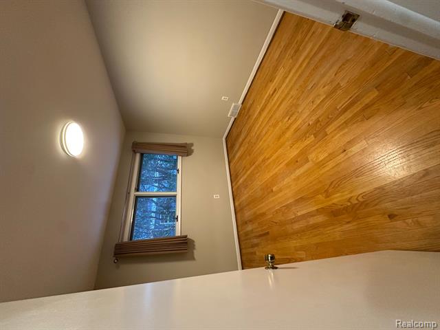 Builiding view six for 25540 Woodvilla, Southfield, MI. 48075