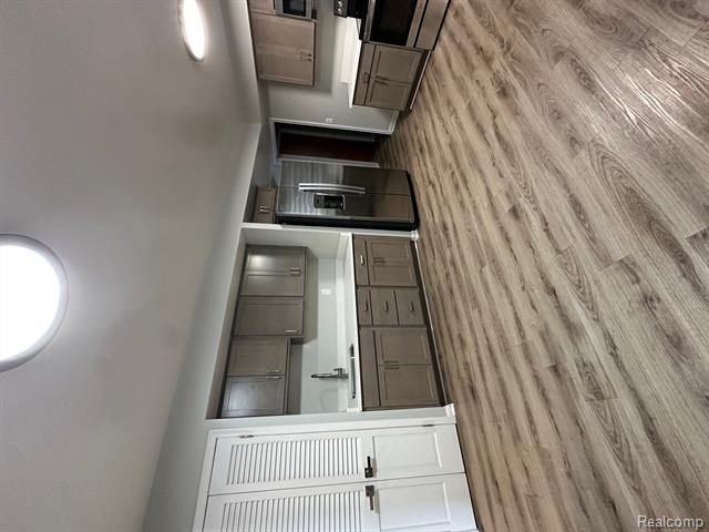 Builiding view three for 25540 Woodvilla, Southfield, MI. 48075