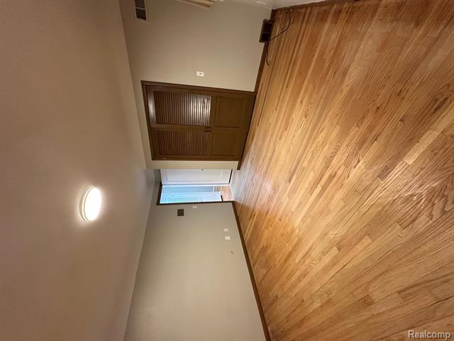 Builiding view twenty three for 25540 Woodvilla, Southfield, MI. 48075