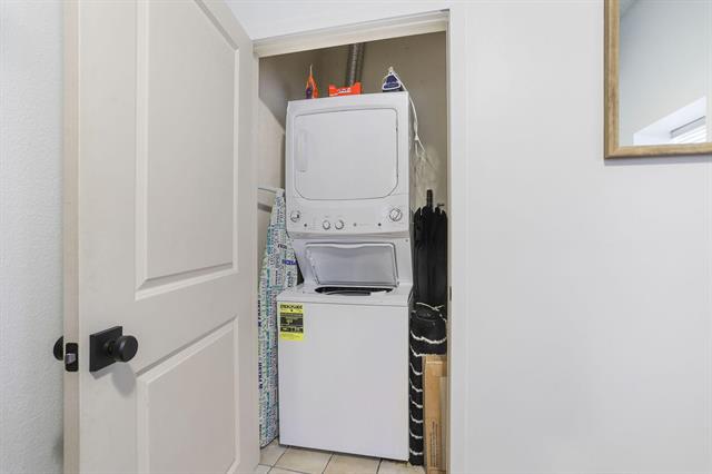 Builiding view nineteen for 532 Dyckman, South Haven, MI. 49090