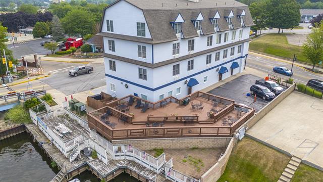 Builiding view twenty two for 532 Dyckman, South Haven, MI. 49090