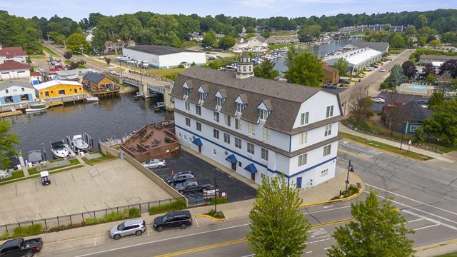 Builiding view two for 532 Dyckman, South Haven, MI. 49090