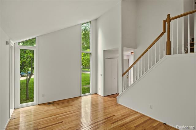 Builiding view fifteen for 25201 Briarwyke, Farmington, MI. 48336