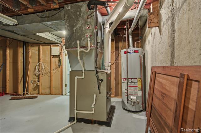 Builiding view forty eight for 25201 Briarwyke, Farmington, MI. 48336