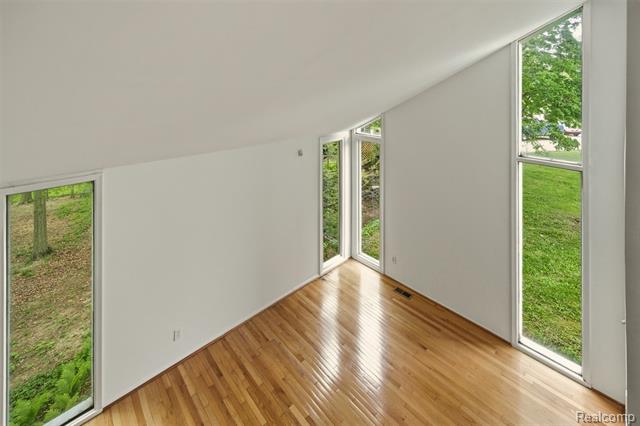 Builiding view four for 25201 Briarwyke, Farmington, MI. 48336