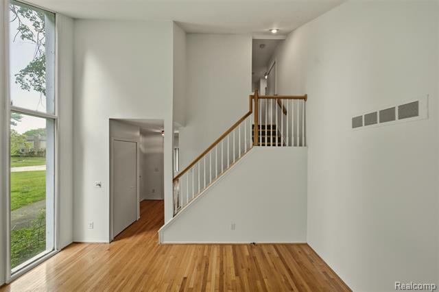 Builiding view nineteen for 25201 Briarwyke, Farmington, MI. 48336