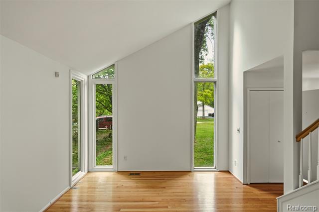 Builiding view sixteen for 25201 Briarwyke, Farmington, MI. 48336