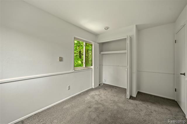 Builiding view thirty nine for 25201 Briarwyke, Farmington, MI. 48336