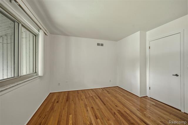 Builiding view twenty eight for 25201 Briarwyke, Farmington, MI. 48336