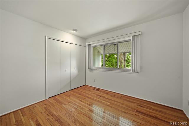 Builiding view twenty seven for 25201 Briarwyke, Farmington, MI. 48336