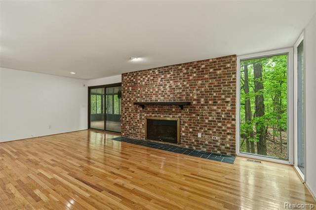 Builiding view twenty for 25201 Briarwyke, Farmington, MI. 48336