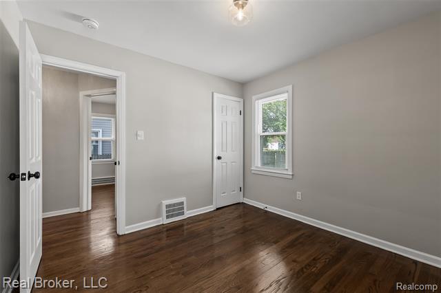 Builiding view eight for 1516 Hoffman, Royal Oak, MI. 48067
