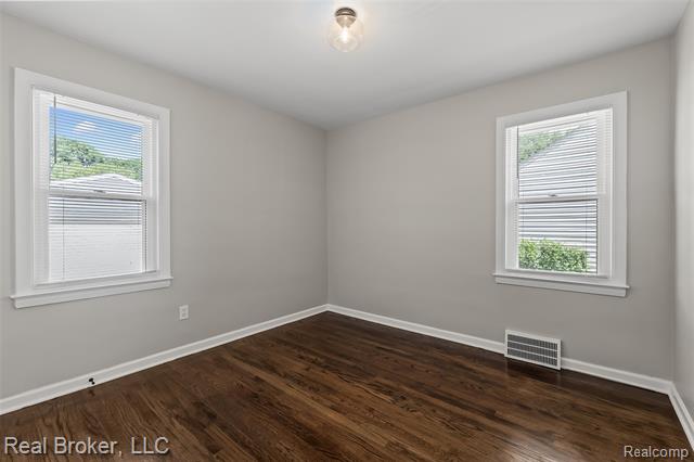 Builiding view seven for 1516 Hoffman, Royal Oak, MI. 48067